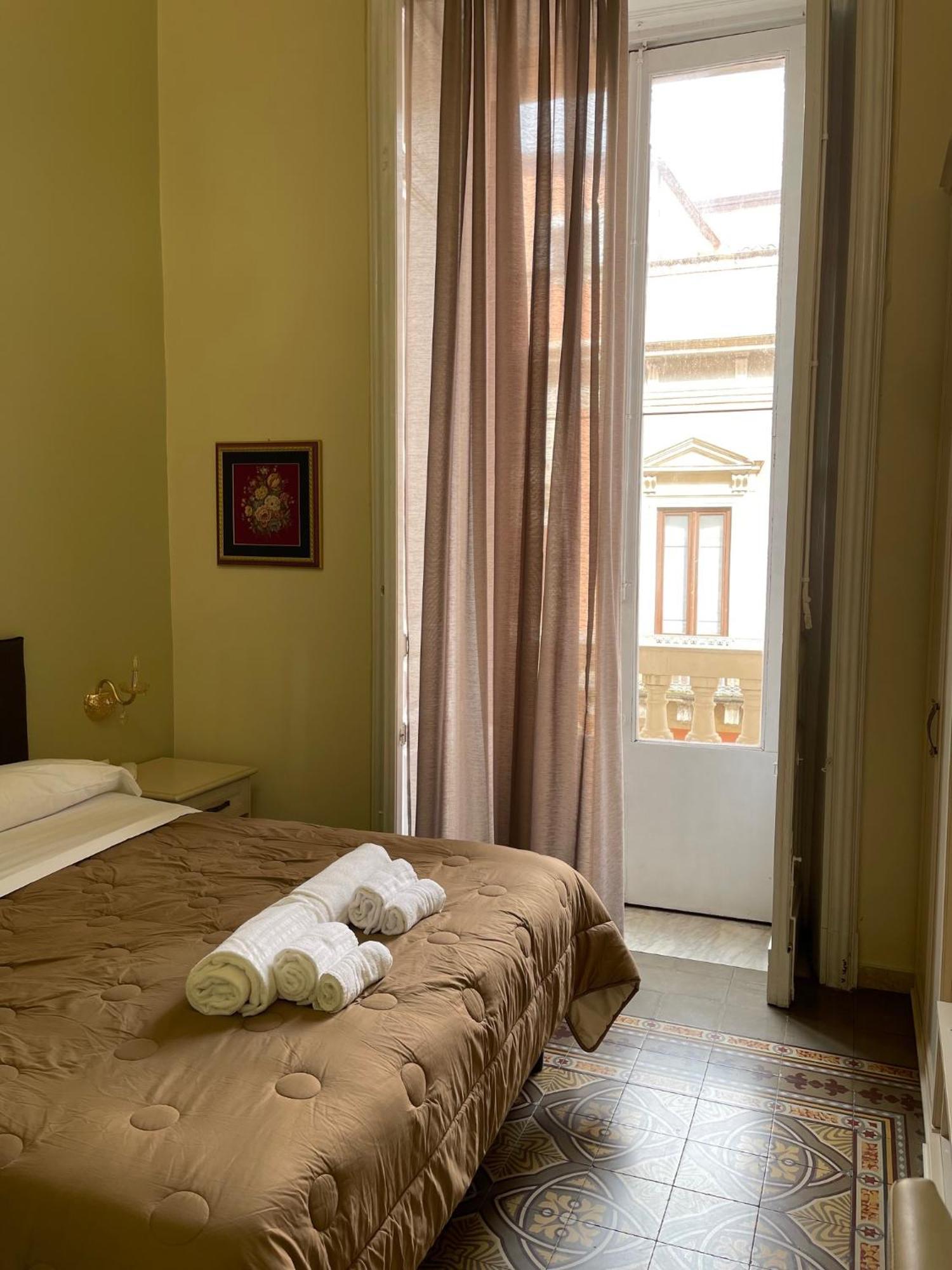 Hotel Umberto House CTA Exterior foto