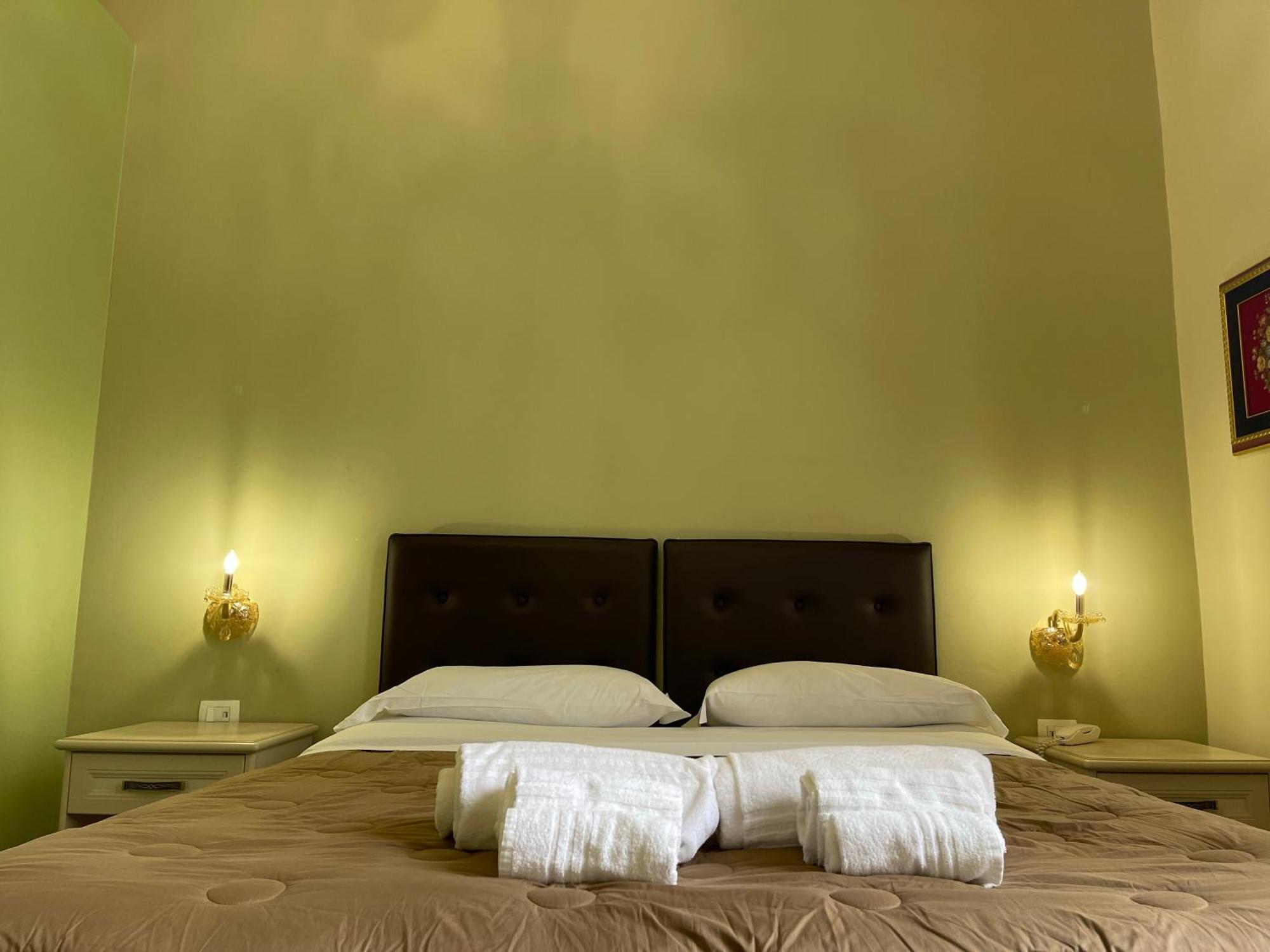 Hotel Umberto House CTA Exterior foto
